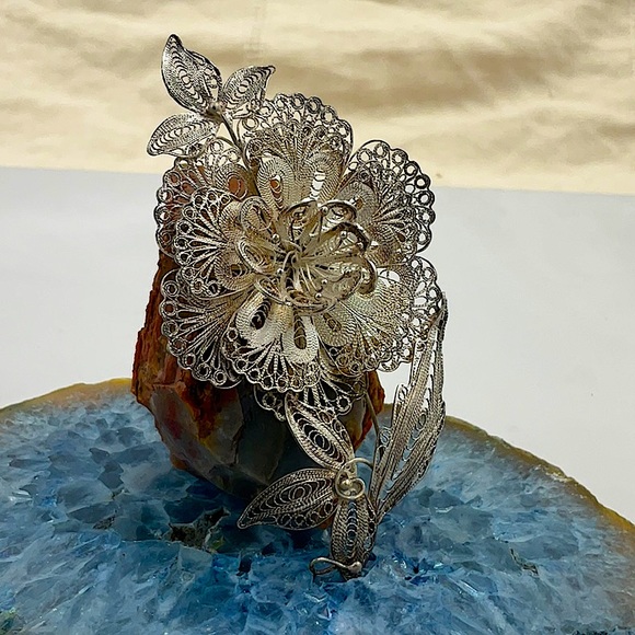 Vtg. (1960’s) Sterling Silver Flower Broach With Plant Leaves - Picture 8 of 8